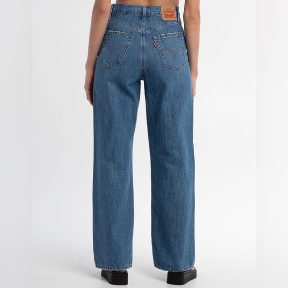 Levi’s High Wasted Straight Jeans - Picture 3 of 8
